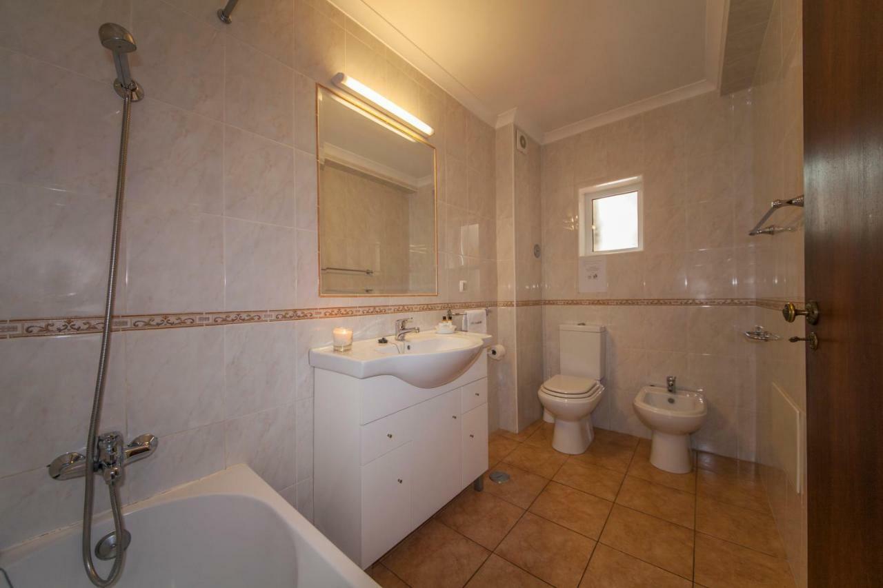 B45 - Main Avenue 2 Bed Apartment Lagos Exterior photo